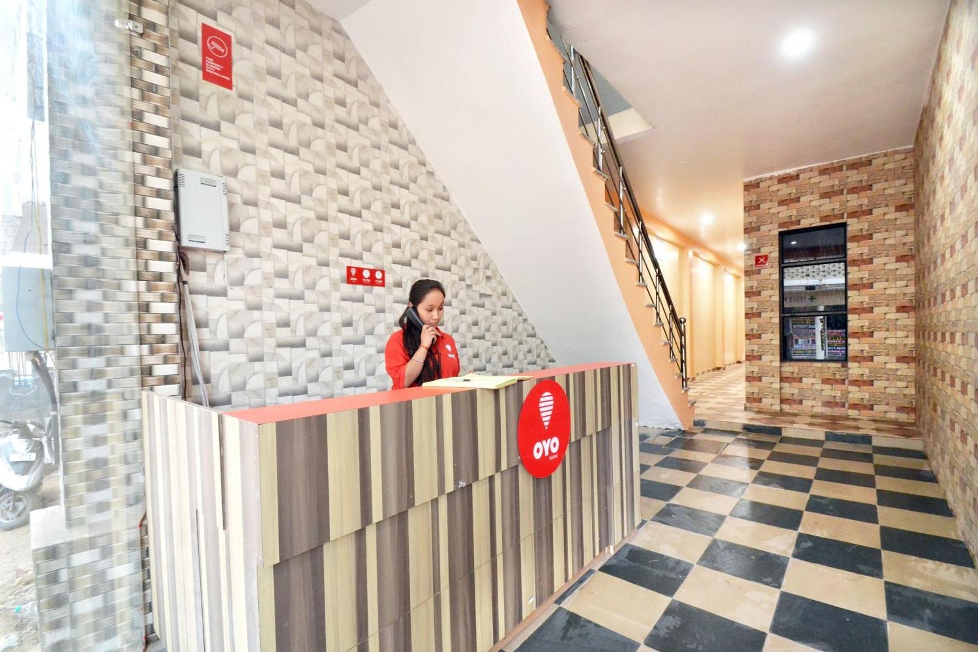 Hotel O Galaxy Nayagaon ภายนอก รูปภาพ