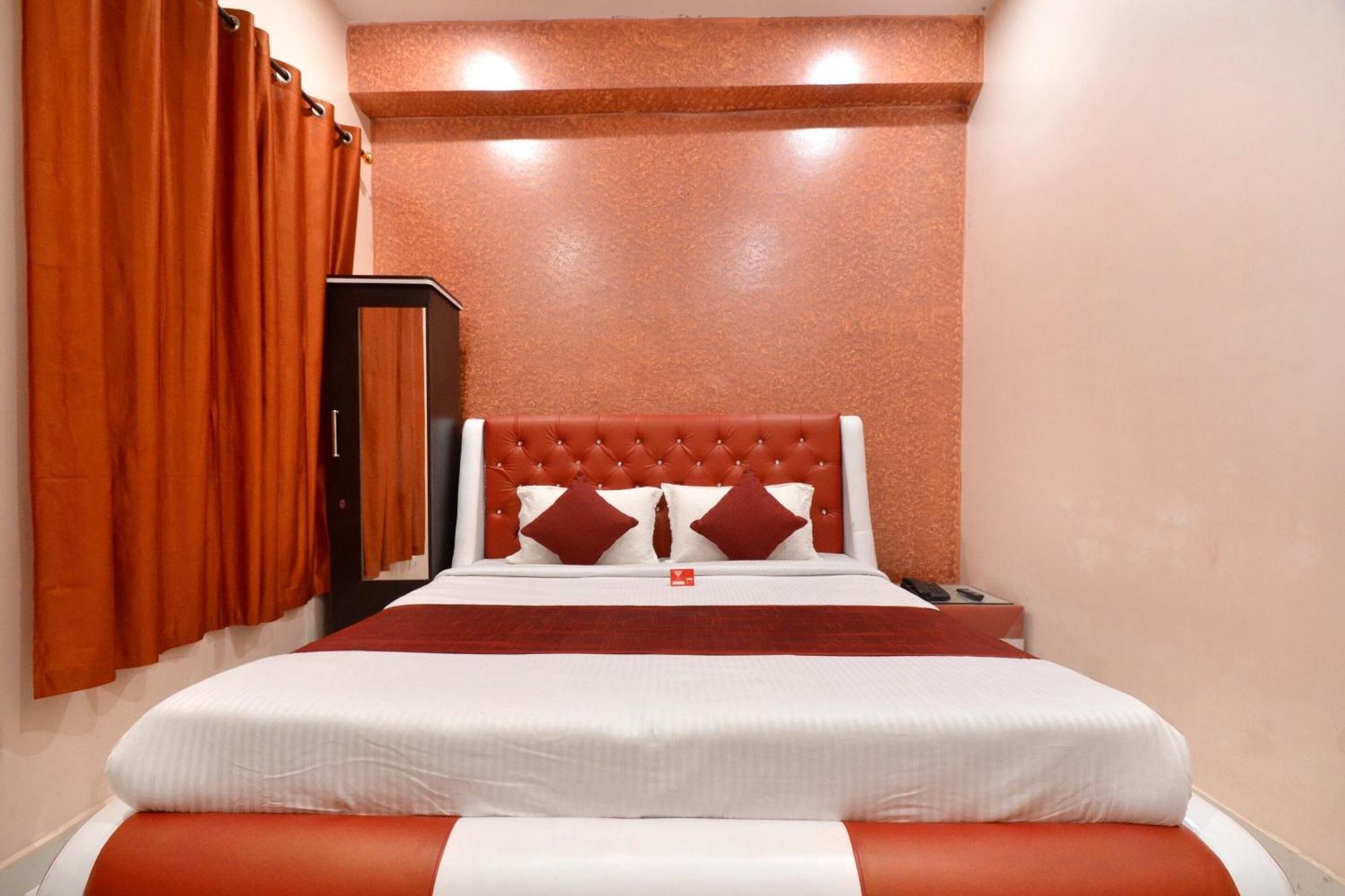 Hotel O Galaxy Nayagaon ภายนอก รูปภาพ