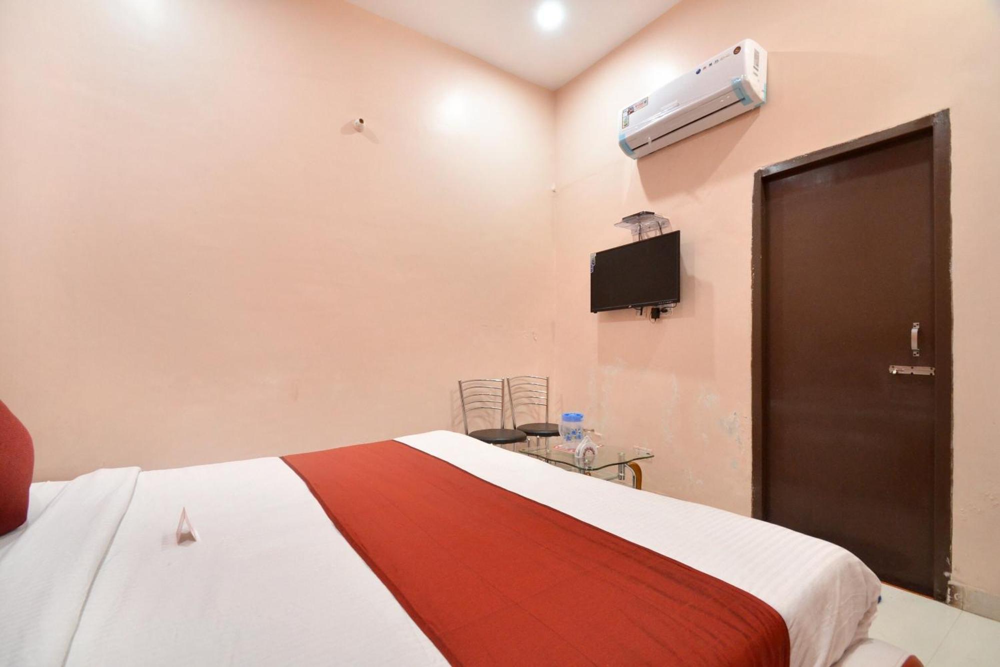 Hotel O Galaxy Nayagaon ภายนอก รูปภาพ