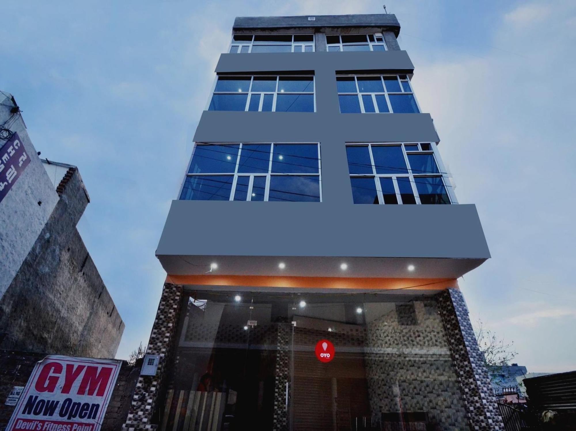 Hotel O Galaxy Nayagaon ภายนอก รูปภาพ