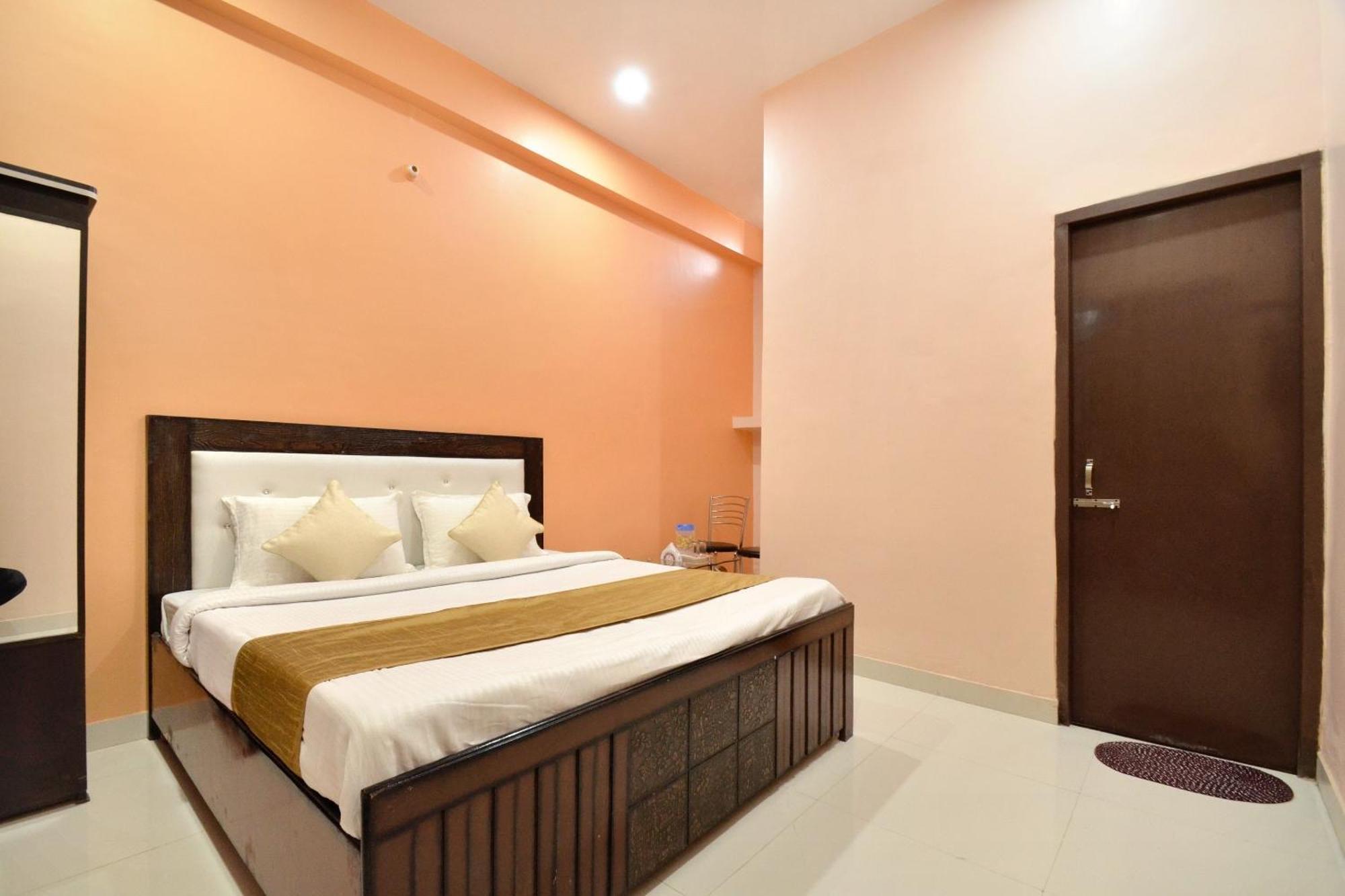 Hotel O Galaxy Nayagaon ภายนอก รูปภาพ