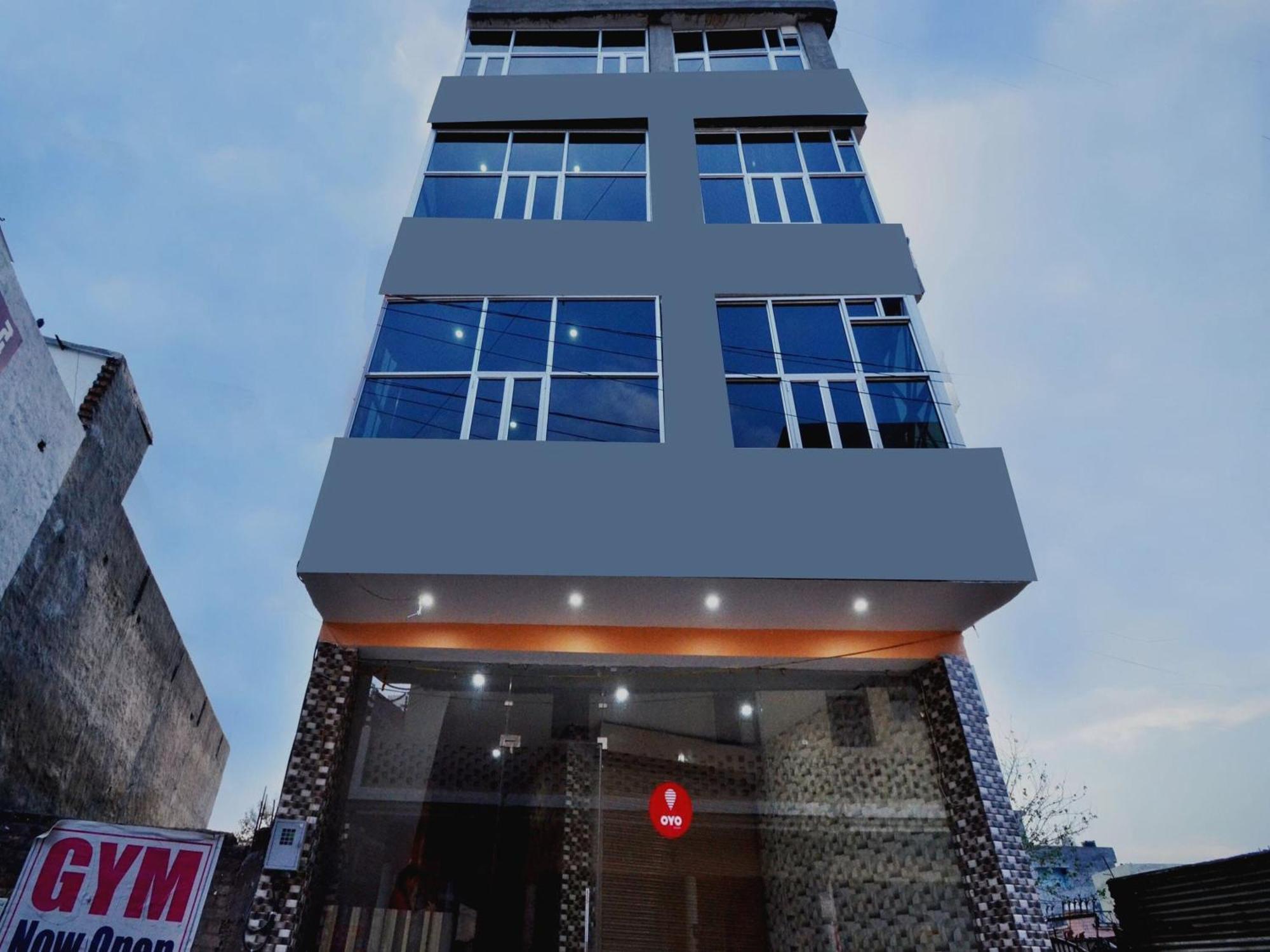 Hotel O Galaxy Nayagaon ภายนอก รูปภาพ